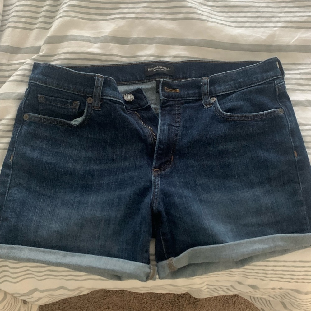 Jean shorts, banana republic size 4, gently used.